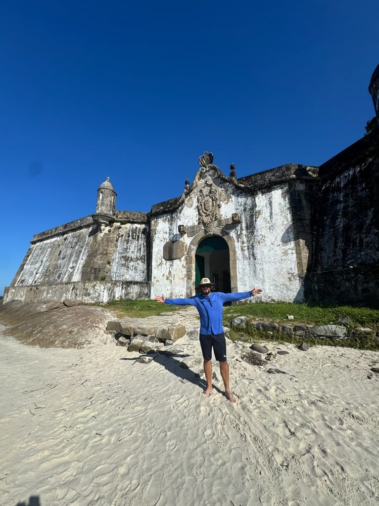 Fortaleza Ilha do Mel: Um Mergulho na História e Beleza Natural